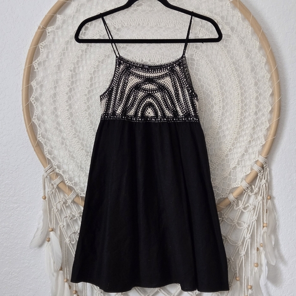 Zara Babydoll Linen Blend Crochet Mini Dress Black - Picture 2 of 8